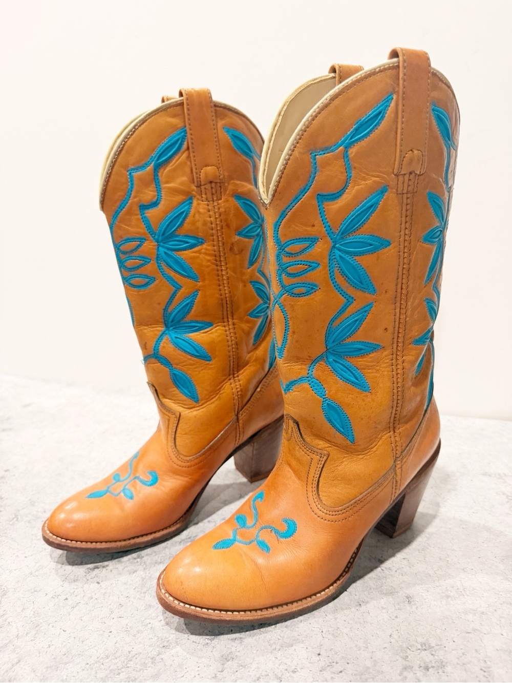 ACME Vintage Western Boots Tan Turquoise Leather Cowboy Size 8M *